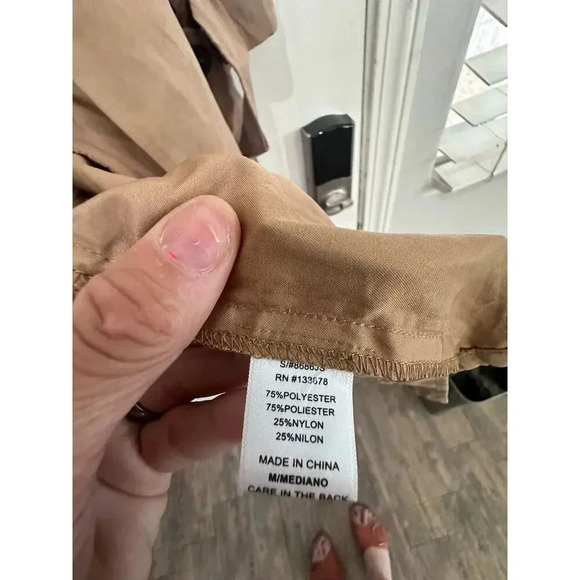Love Tree Women's Tan Long Sleeve Double Breasted Trench Coat Size Medium - Picture 4 of 9